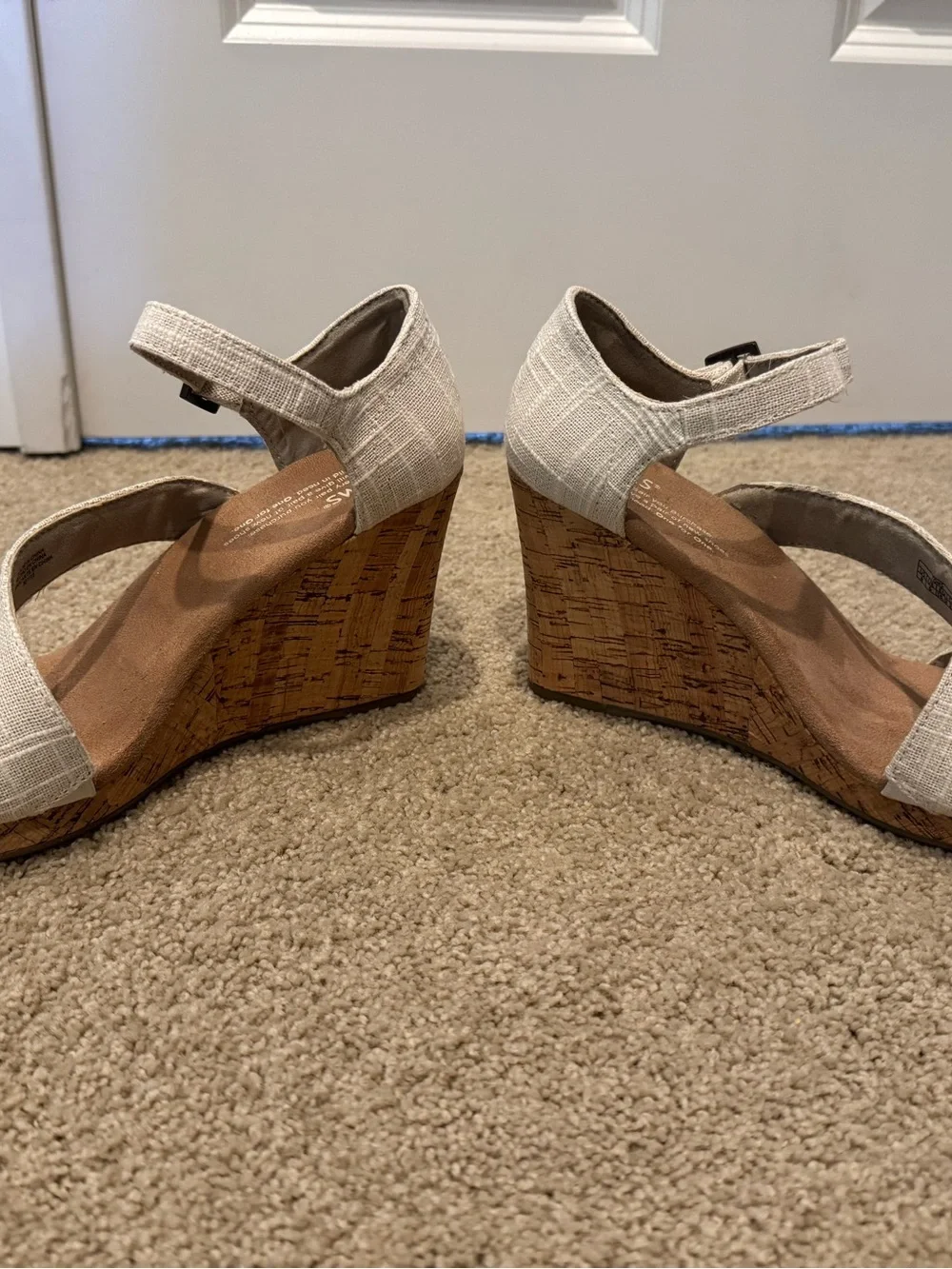 TOMS Cream Cross-Strap Ankle Strap Sandals - Picture 3 of 7